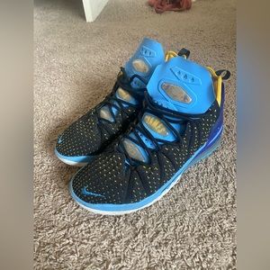 Lebron 18 Dynasty Shoes